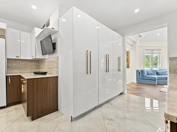 115-18 Mayfair Road image 19 of 55