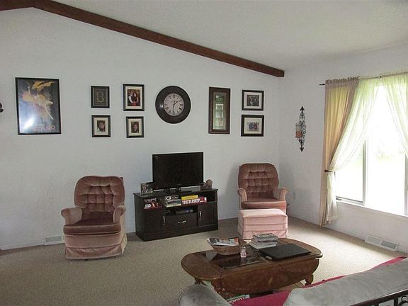 4th image of 42 Aspen Cir