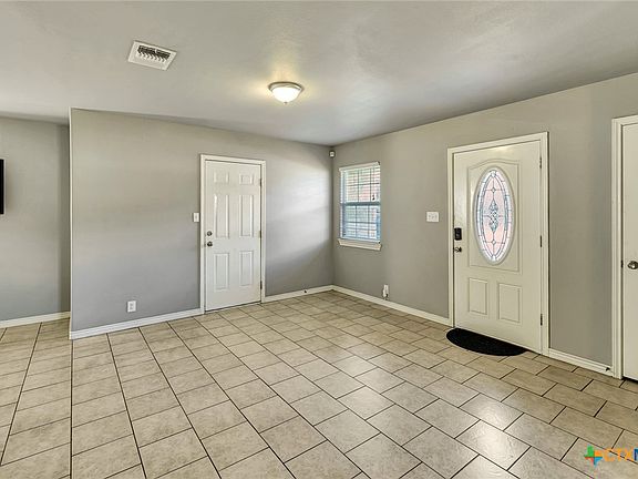 4th image of 3205 Gayle St
