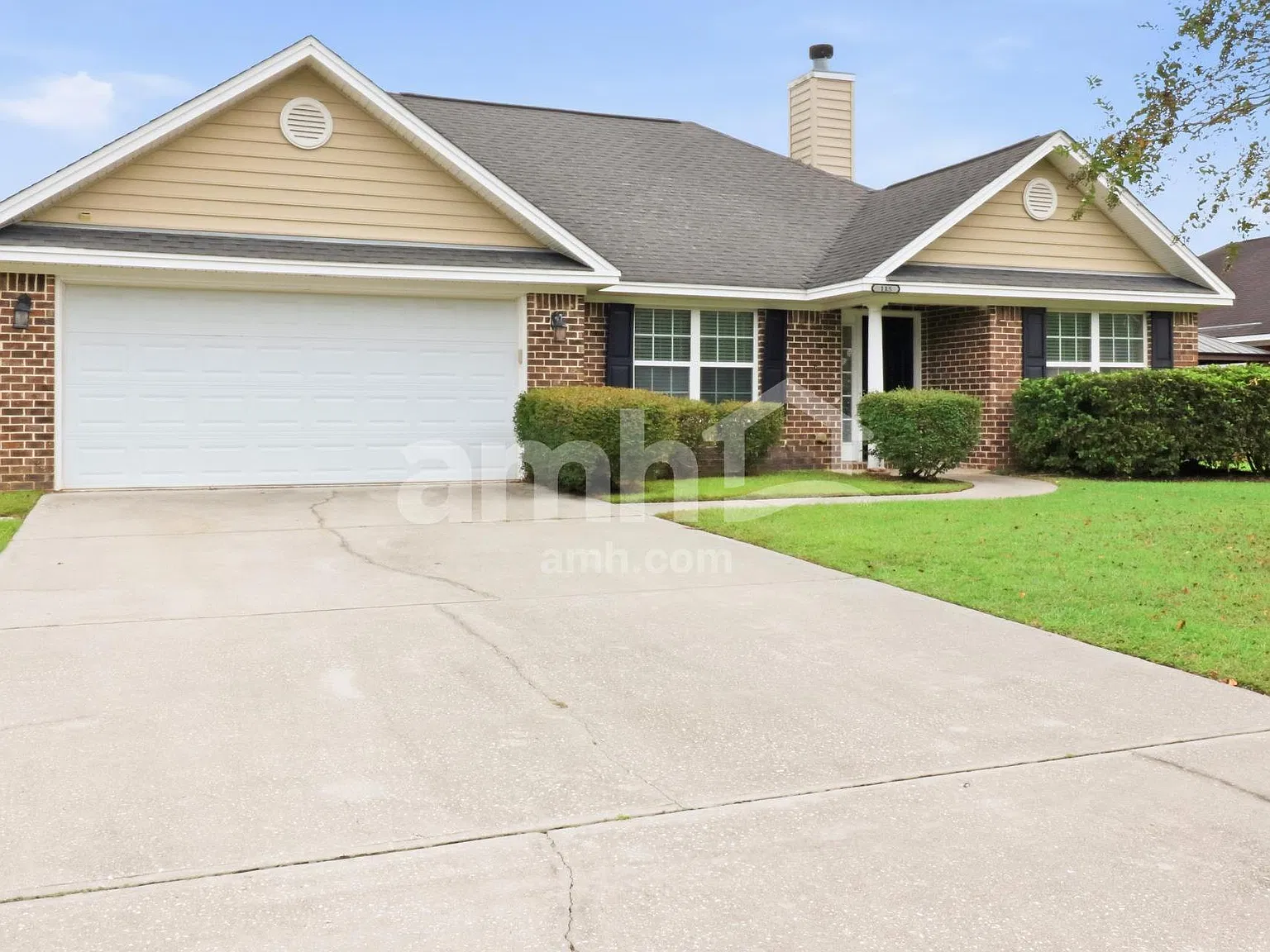 3 bed, 2.0 bath, 1448 sqft, $2,095 — Photo 2