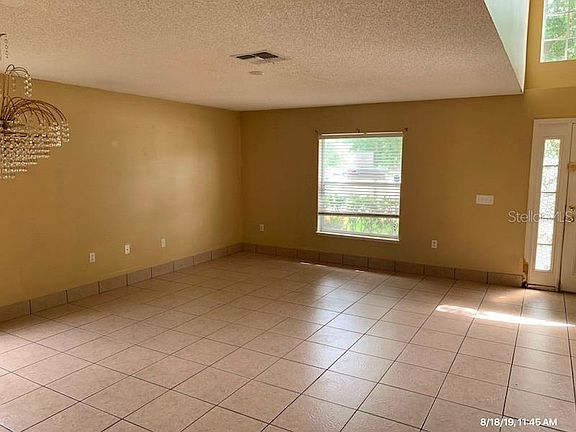 3rd image of 116 Wheatfield Cir
