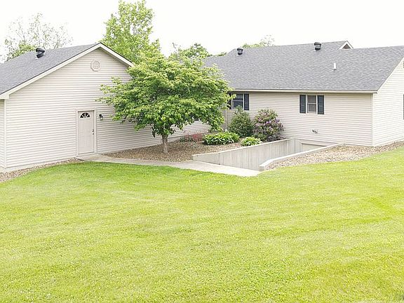 5th image of 6020 Parry Ln