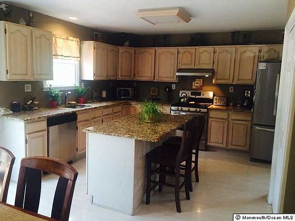 2nd image of 411 Tennessee Dr