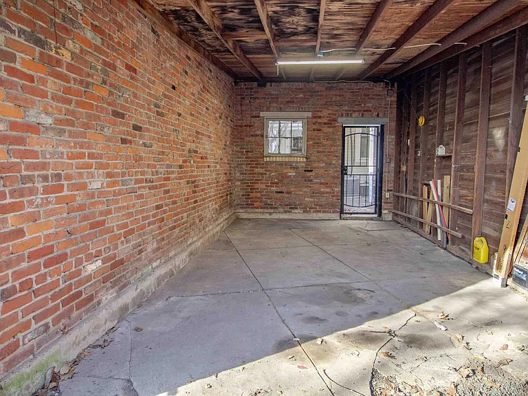 2709 S 3rd St — Photo 31