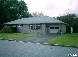 340 S 4th St, Coopersburg, PA 18036