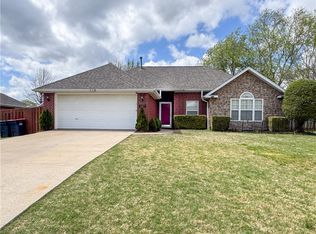 3452 Serviceberry Ln, Springdale, AR 72764
