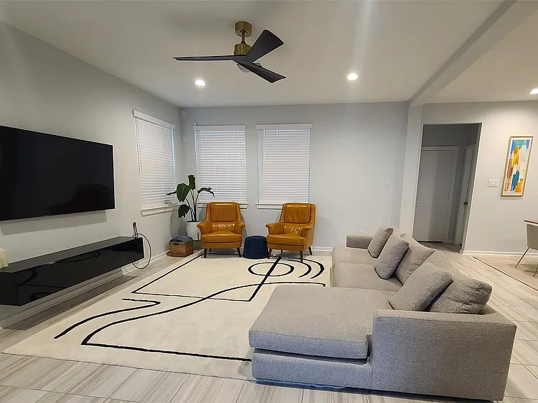 7035 Coneflower Creek Ct — Photo 3