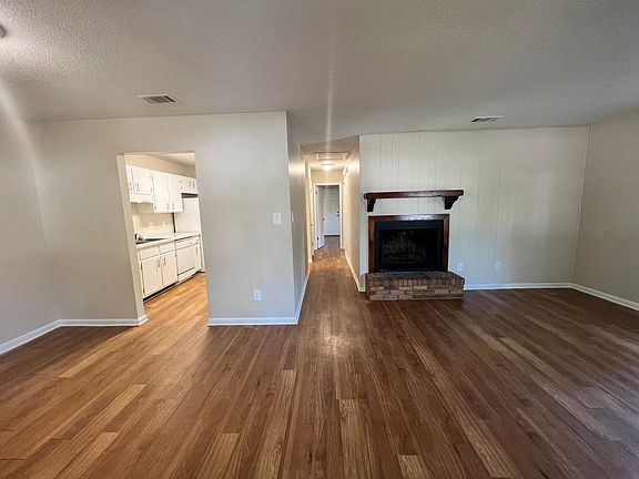 2nd image of 2413 Ramblewood Ct #B