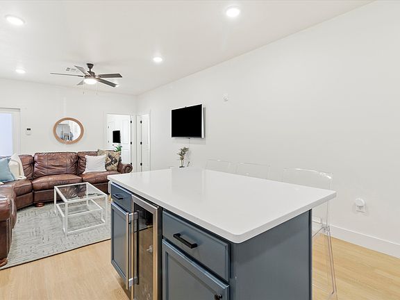 5th image of 224 W Symmes St #301