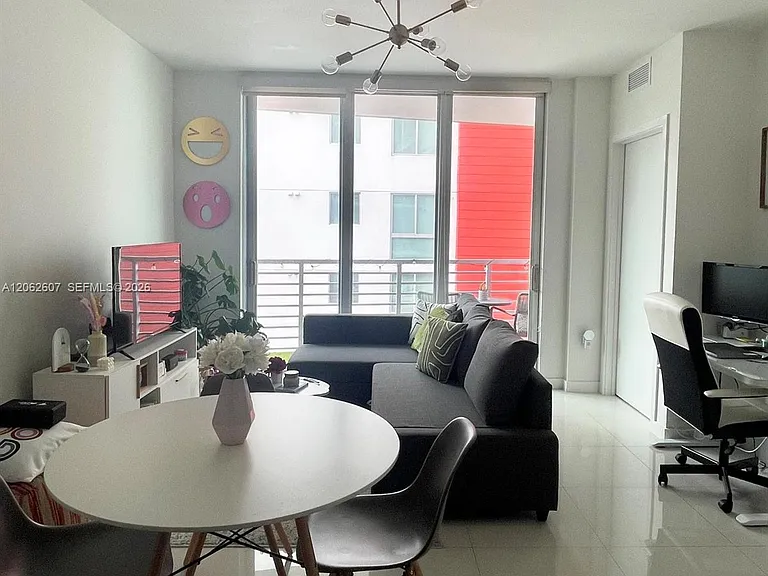 7875 NW 107th Ave #605 — Photo 2