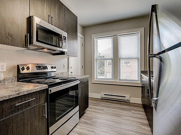 5th image of 3313 W Wells STREET #3319