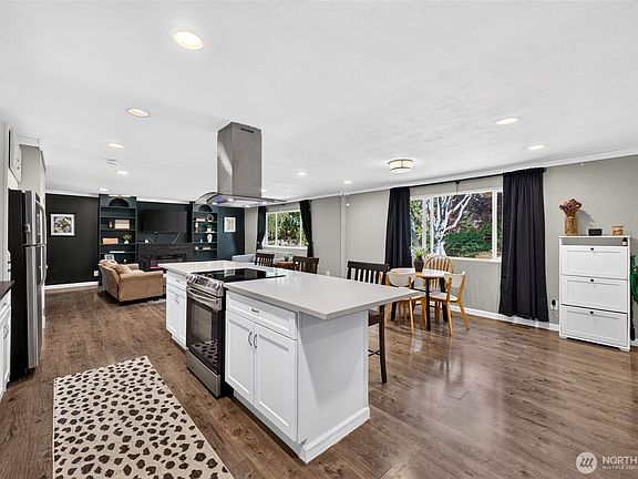 4th image of 413 SW 305th Street