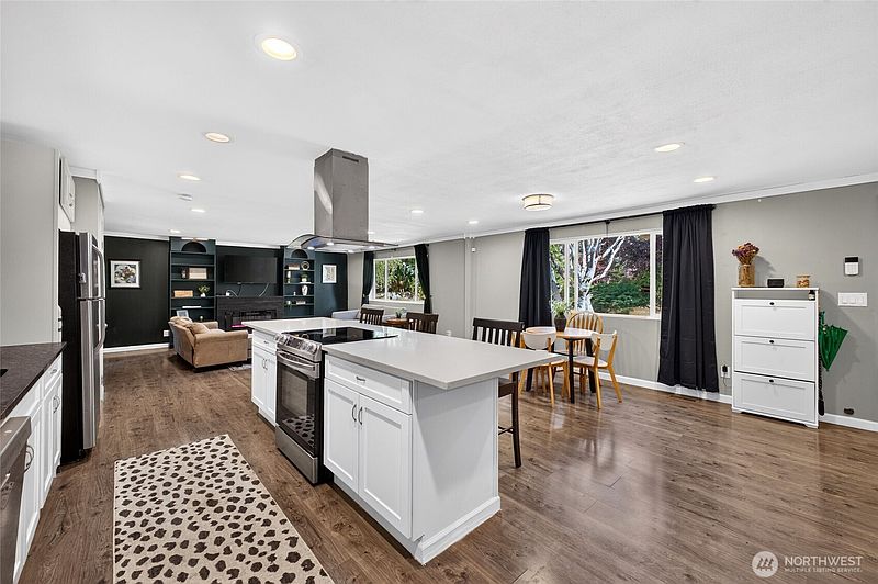 4th image of 413 SW 305th Street