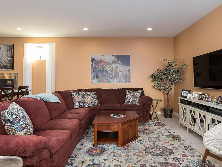 9606 Dunning Cir — Photo 6