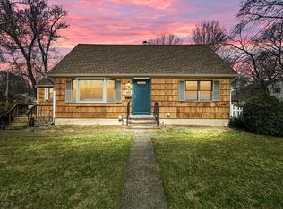 24 Convent Rd, Nanuet, NY 10954