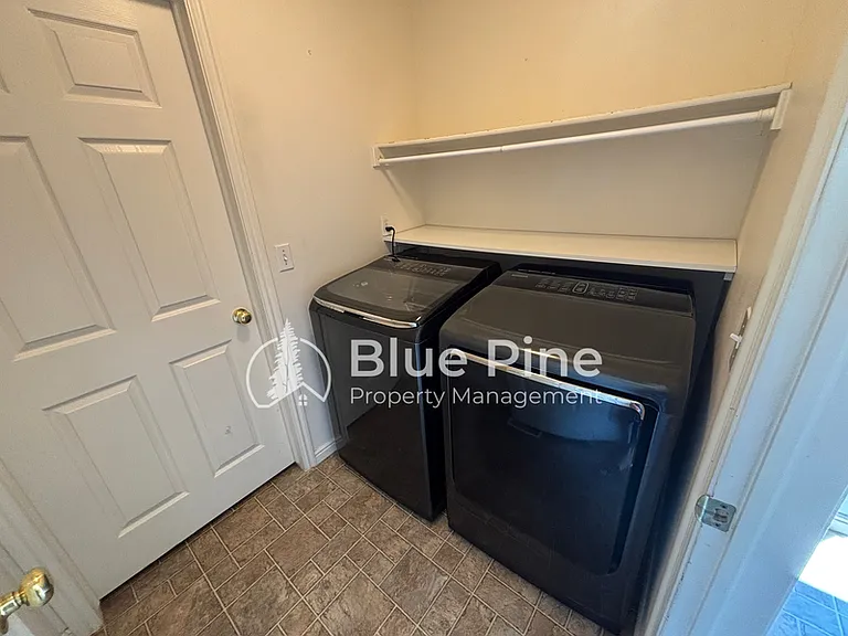 3920 E Deloy Dr — Photo 9