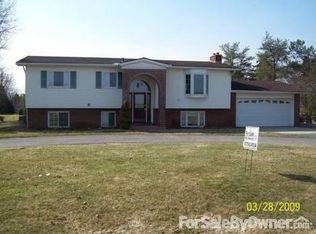 1768 E Sherwood Rd, Williamston, MI 48895