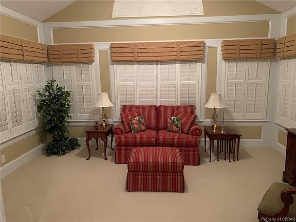 5th image of 108 Stadium Vw #4