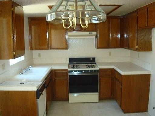 2nd image of 14121 Kornblum Ave APT 1
