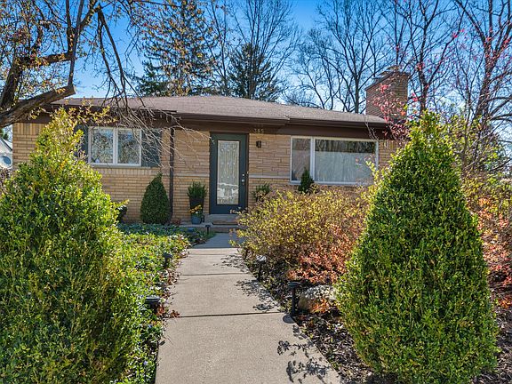 4th image of 385 Hazelwood Ave
