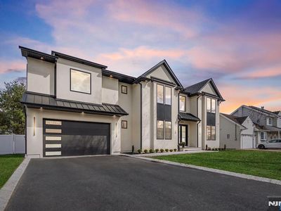 653 Linden St, Paramus, NJ, 07652