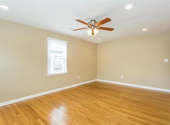 3rd image of 1347 Louisville Ave