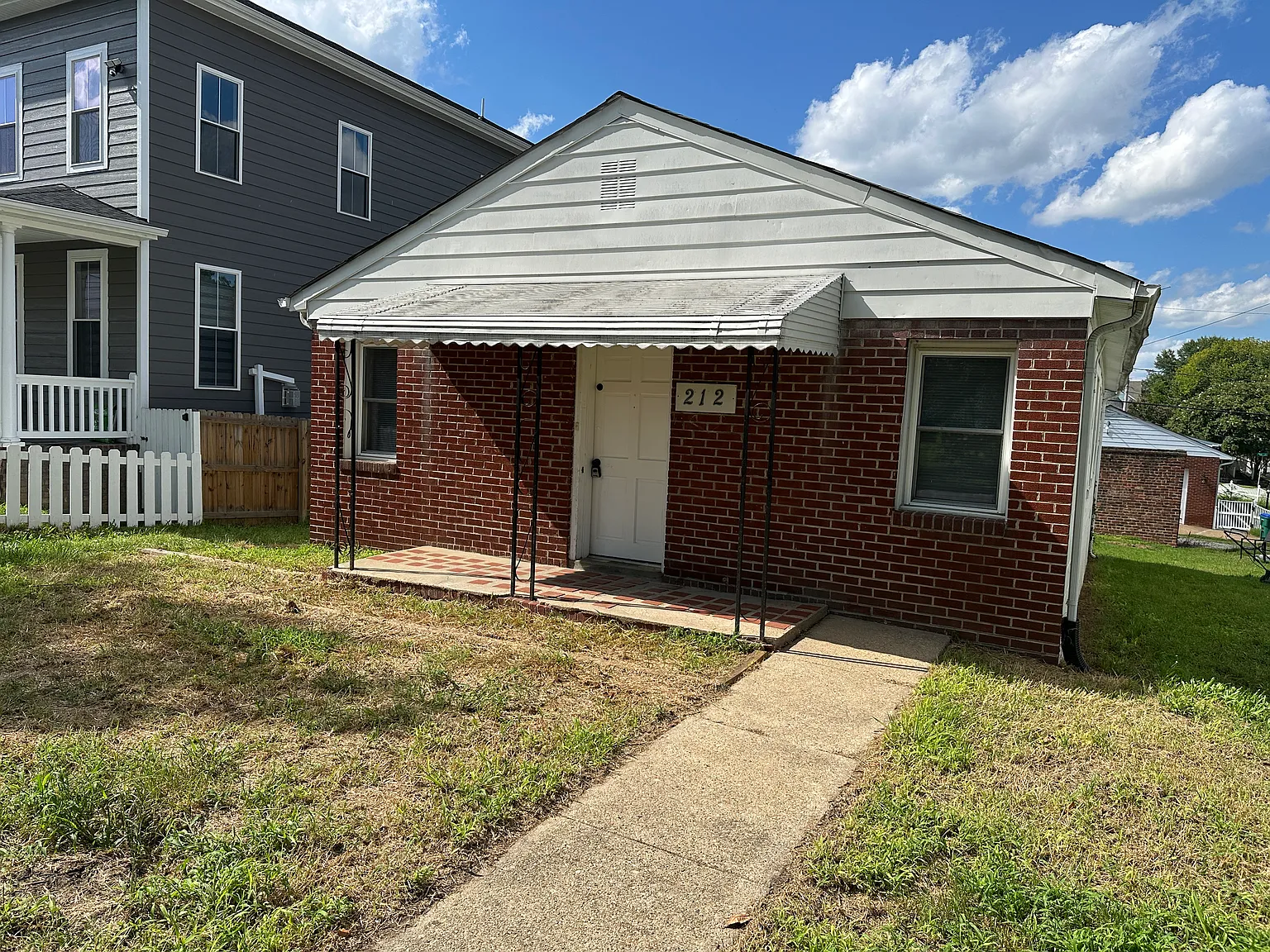 4 bed, 1142 sqft, $1,800 — Photo 2