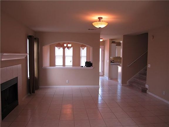 4th image of 13716 Greinert Dr