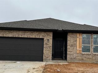 8249 Tomcat Trl, Godley, TX 76044