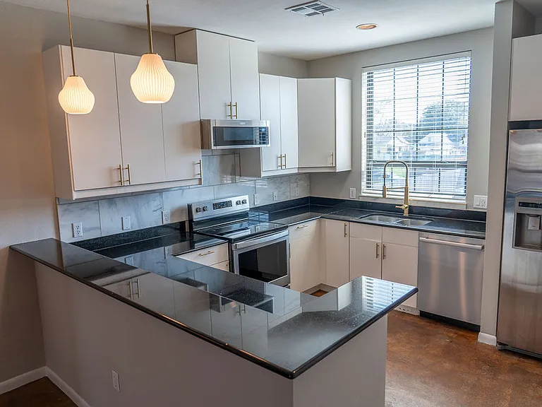310 S Jensen Dr — Photo 17