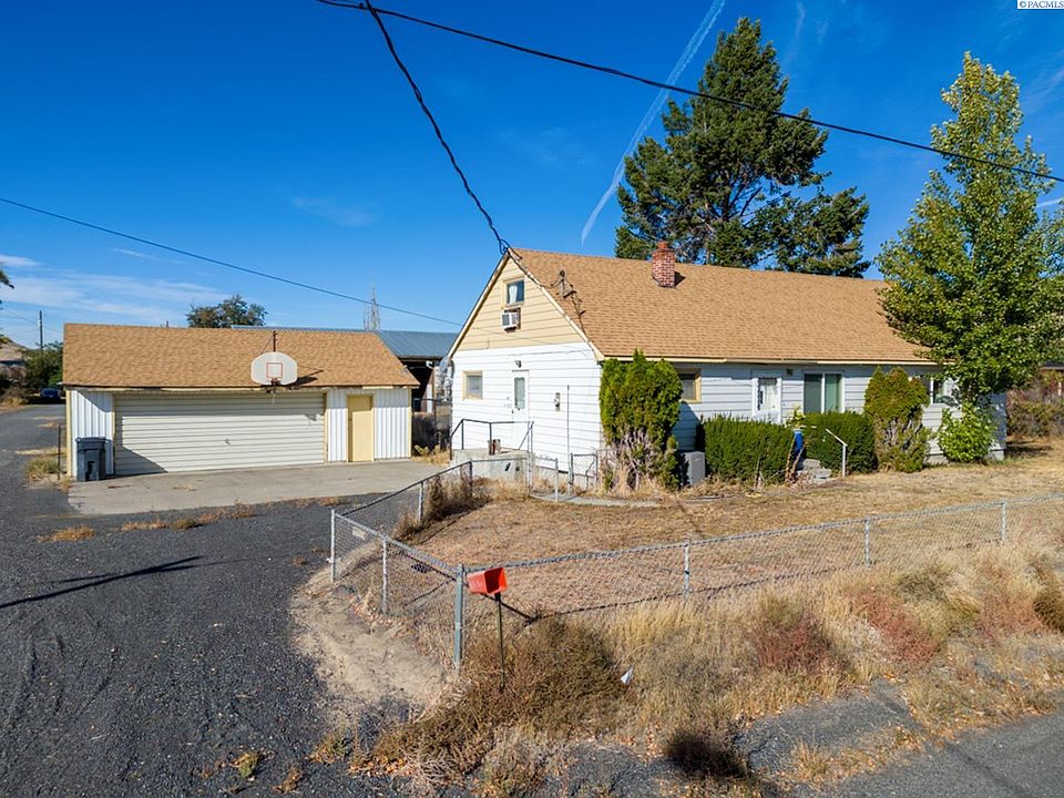 1st image of 245 N Violet Ave