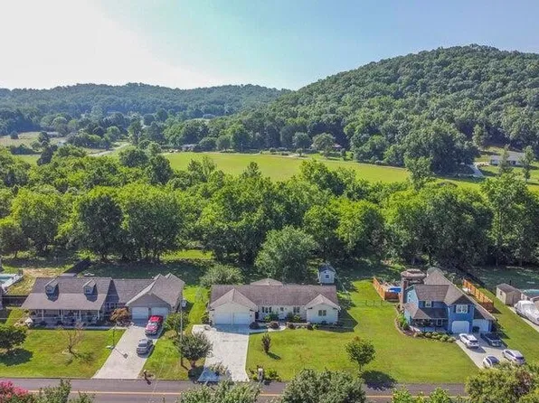 717 Calvin St, Kingston, TN 37763
