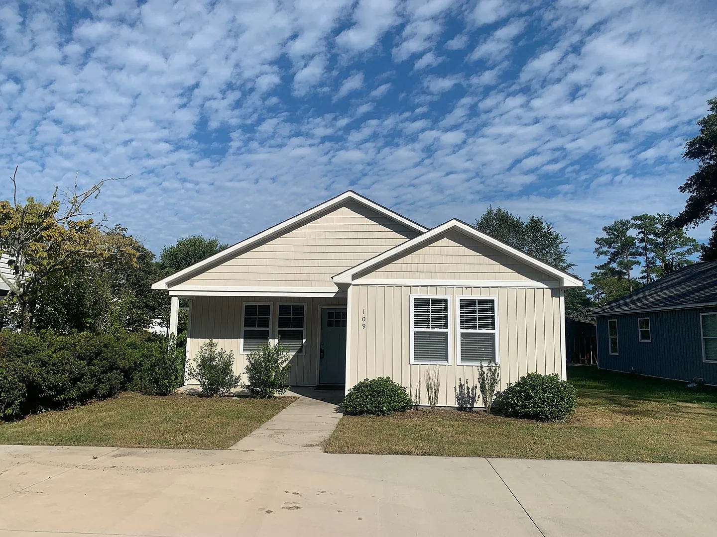 Newer Home in Great Central Location! 109 Avondale Avenue: Available Now! — Photo 1