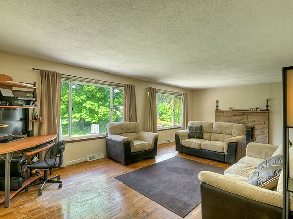2nd image of 9321 Northlake Dr SW
