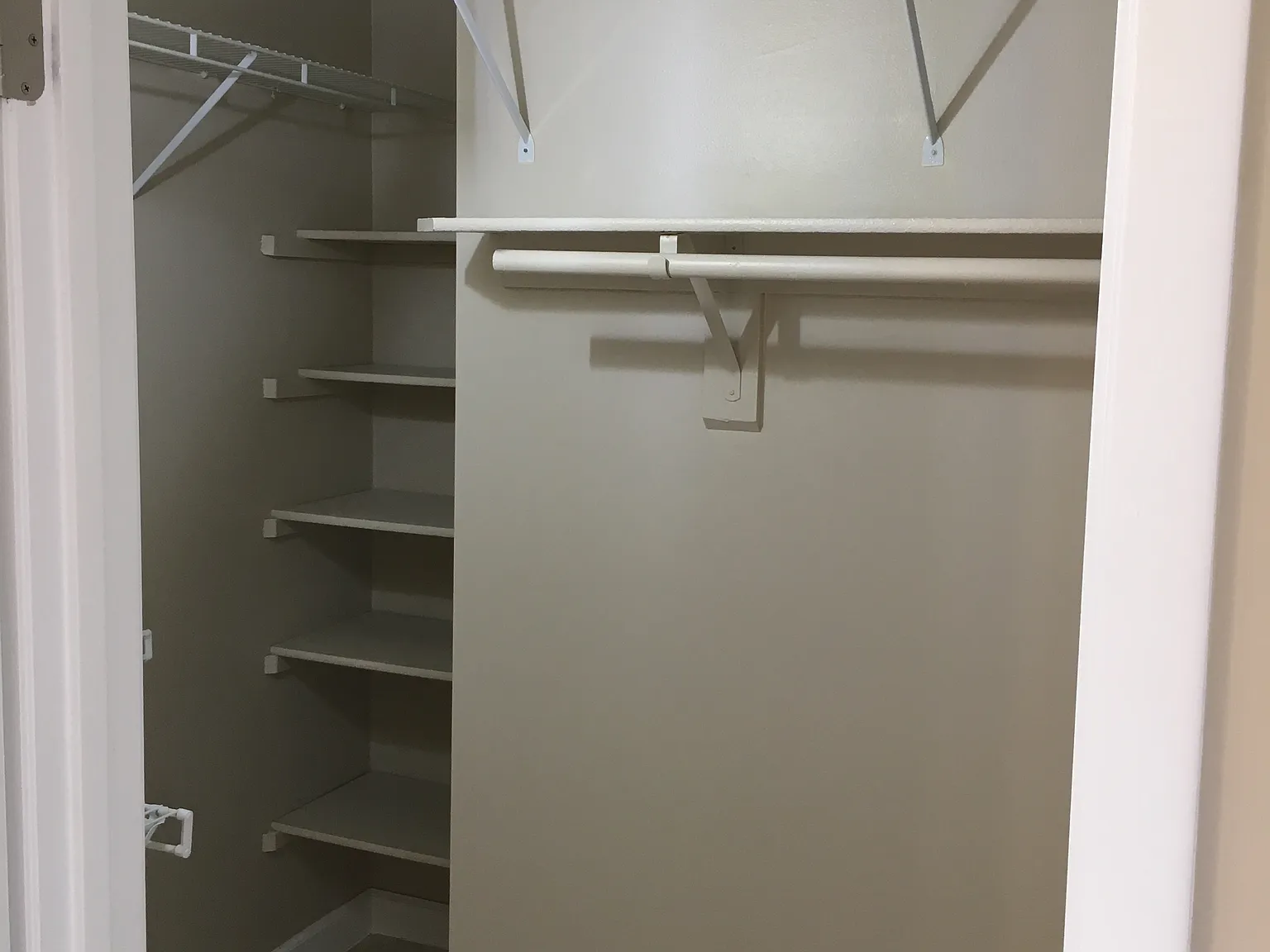 2 bed, 1140 sqft, $1,700 — Photo 3
