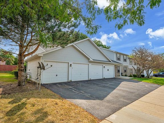 3rd image of 1233 N Red Oak Cir Unit 1
