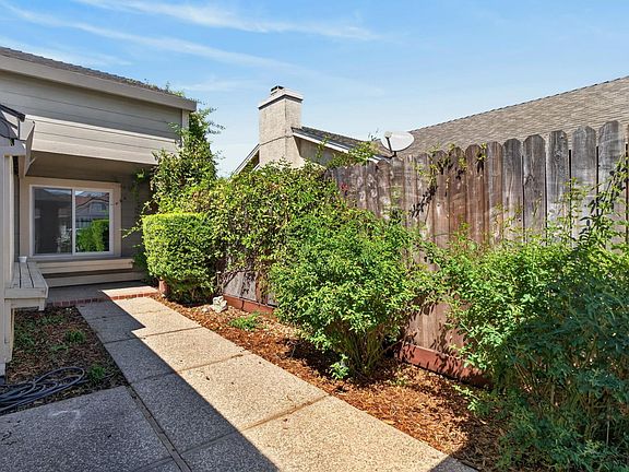 3rd image of 8048 Cardale Way
