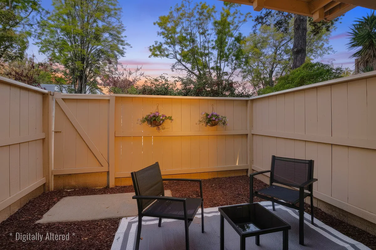 Building Photo - 982 Kiely Blvd #F