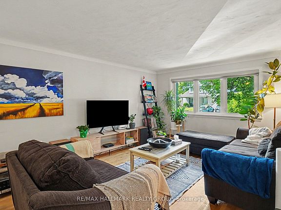 3rd image of 657 Golden Ave