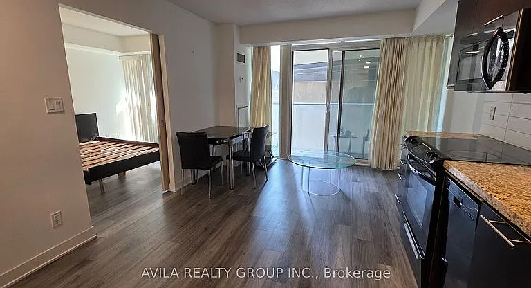 126 Simcoe St #301 — Photo 22