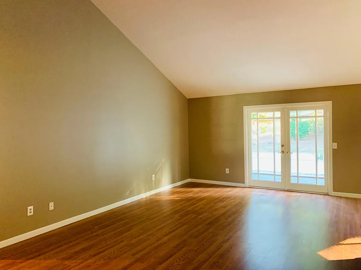 Building Photo - 23665 Meadcliff Pl