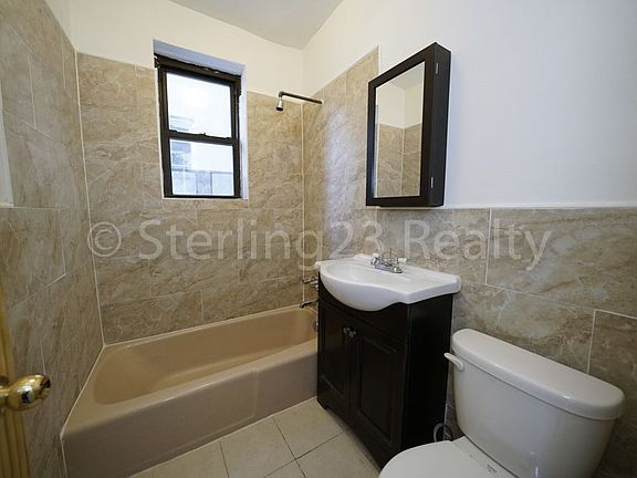 4th image of 2119 27th St APT D2