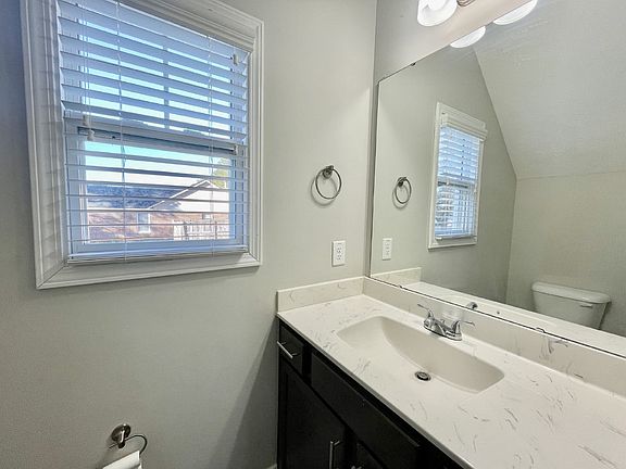 4th image of 2052 Wheeling St #0