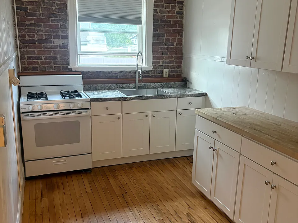 371 Forest Ave #1