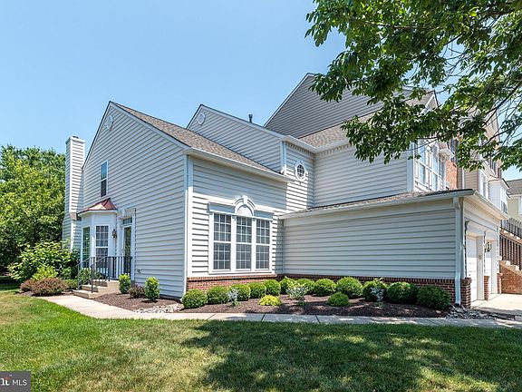 2nd image of 32 Addison Ct