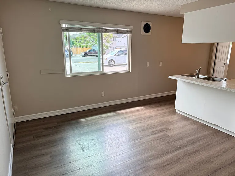 4325 Texas St — Photo 24
