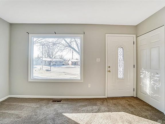 5th image of 2425 Lorna Ct