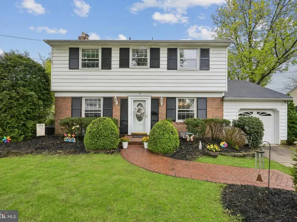 11 N Woodstock Dr, Cherry Hill, NJ 08034