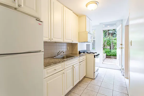 Sold by Compass | media 5