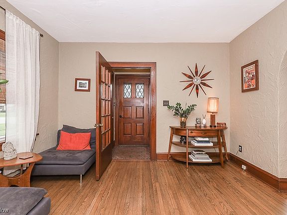 5th image of 3696 Rocky River Dr